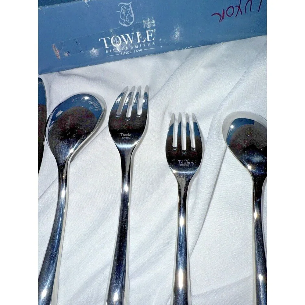 Towle 5 Pc PETAL Stainless Satin 18/8 Beveled Tip Place Setting Disc New In Box